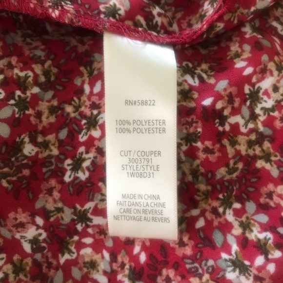 MAX STUDIO Plus Floral-Print Crepe Top Garnet 2X - Picture 4 of 5